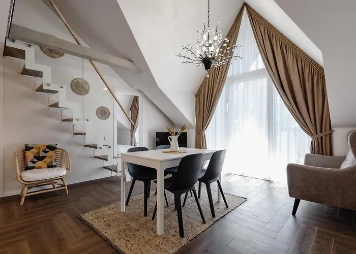 Hill Garden Terrace Apartment *